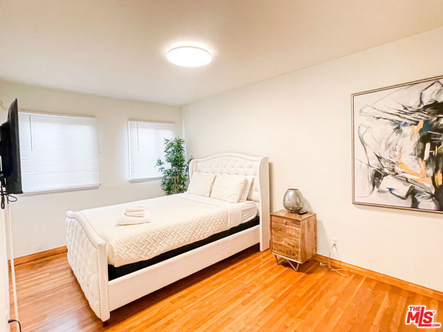 1169 Amherst Avenue, Los Angeles CA: https://media.crmls.org/mediaz/53282407-d367-43a5-8bde-52ed31d603f0.jpg