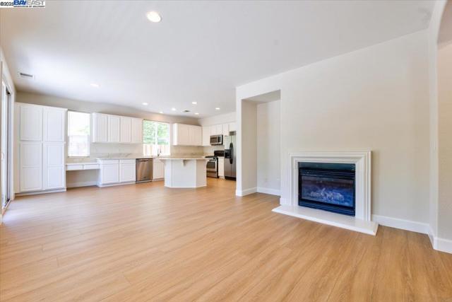 5615 Applegate Way, Dublin CA: https://media.crmls.org/mediaz/53284ff7-96ae-4819-bcdd-e89952cb76d1.jpg