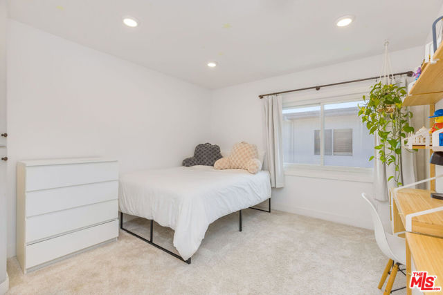 4734 La Villa Marina, Marina del Rey CA: https://media.crmls.org/mediaz/5328539a-94c1-4975-8e91-73341903cb55.jpg