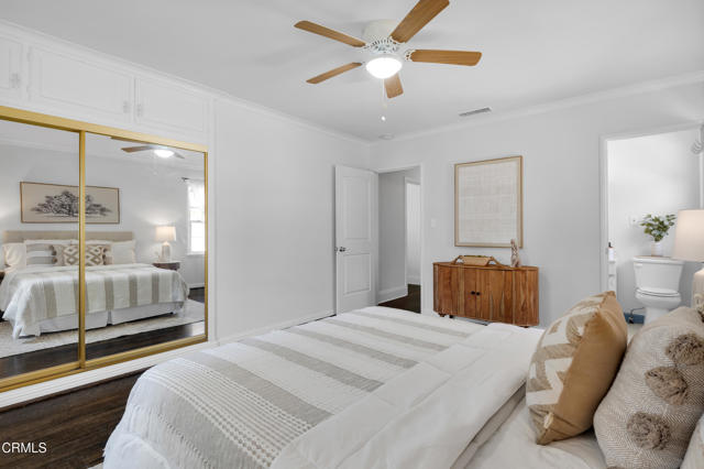7933 Kenyon Avenue, Los Angeles CA: https://media.crmls.org/mediaz/532864a3-1c7c-4854-9198-6db41b553712.jpg