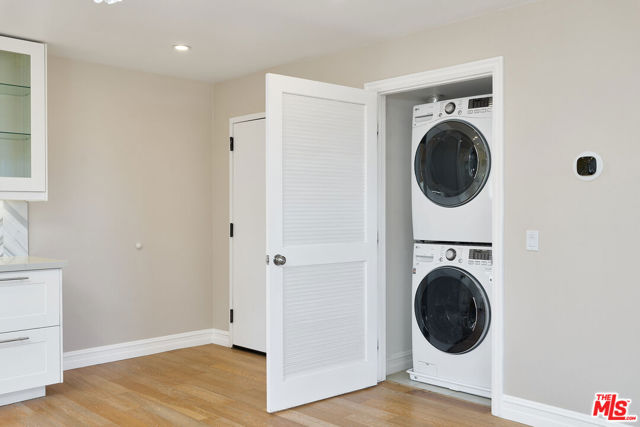 8828 Pershing Drive, Playa del Rey CA: https://media.crmls.org/mediaz/5328e593-263b-4fde-a567-87fc3191377f.jpg