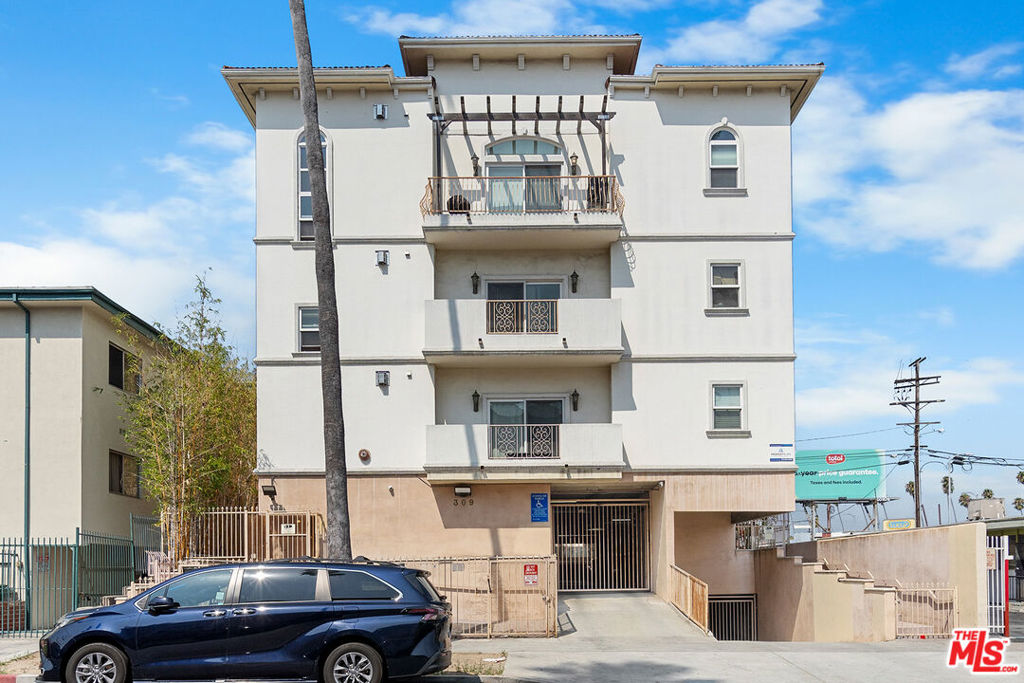 309 S Mariposa Avenue #301