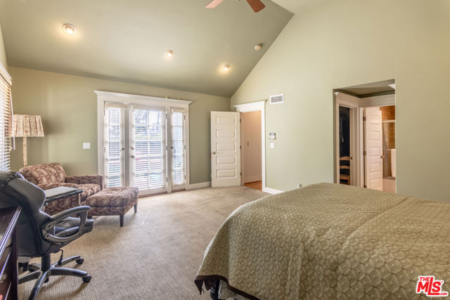 880 WELLESLEY Avenue, Los Angeles CA: https://media.crmls.org/mediaz/532bfafb-8f70-470a-8040-18a77ddf16fc.jpg