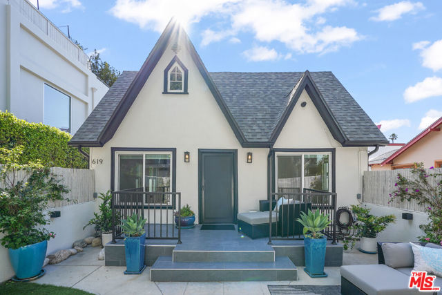 617 Westmount Drive, West Hollywood CA: https://media.crmls.org/mediaz/532c2e8e-1d2c-498f-9983-efd5fa8b9226.jpg