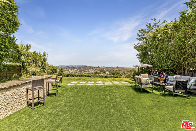 2322 Canyonback Road, Los Angeles, CA 90049