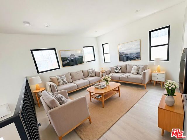 1340 1/2 2nd Avenue, Los Angeles CA: https://media.crmls.org/mediaz/532d28a2-65d9-4329-a2c2-e206f3a1e0d2.jpg