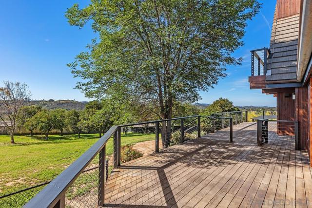 30830 Ranch Creek Rd, Valley Center CA: https://media.crmls.org/mediaz/532d2ce4-f49c-455b-8c56-35a724dbd15b.jpg