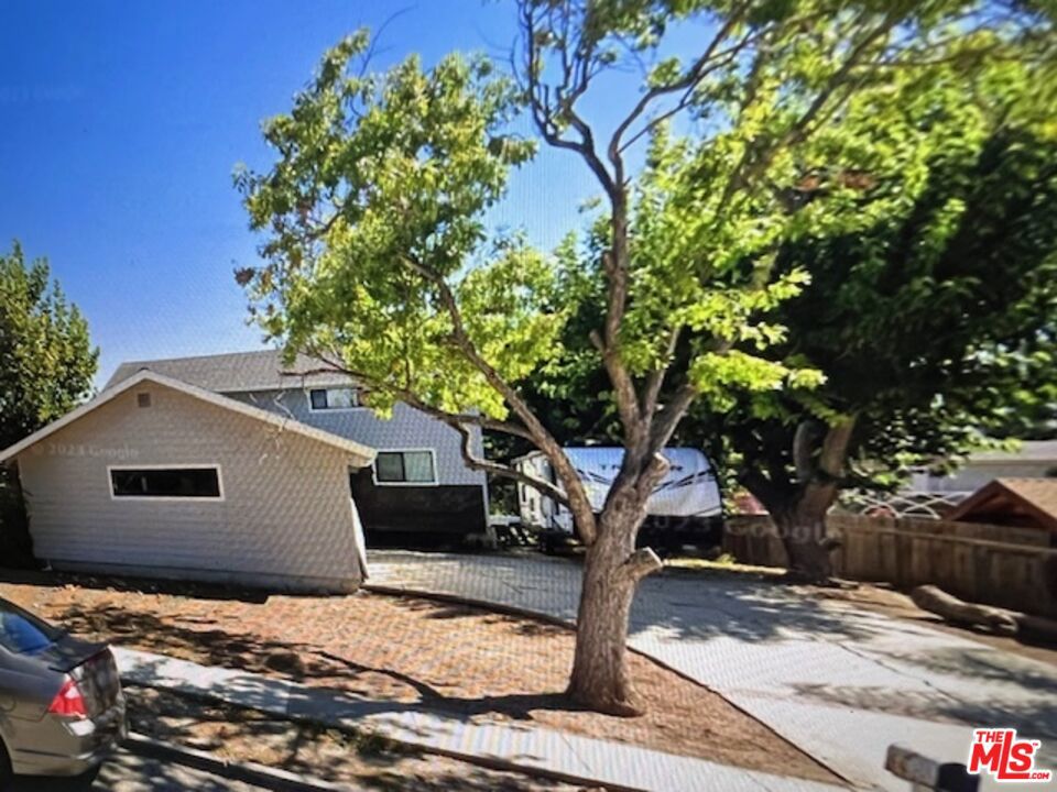 2660 Calle Abedul
