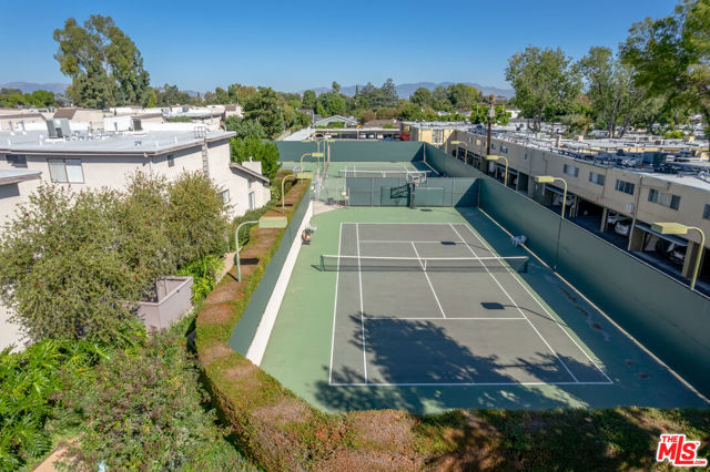 15167 Magnolia Boulevard, E photo 28