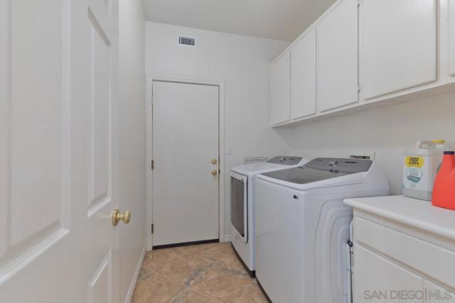 1889 Autumn Ln, Vista CA: https://media.crmls.org/mediaz/532fdf9d-fbc7-4e2c-95e6-589f3b212b1f.jpg