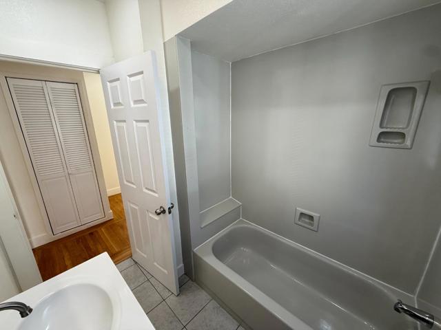 3050 22nd Avenue, Oakland CA: https://media.crmls.org/mediaz/53304744-7e27-45d8-b97f-025dc34a64c5.jpg