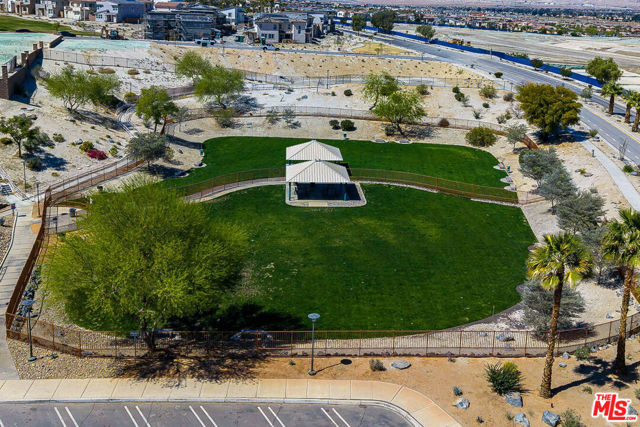 41551 Stanford Road, Palm Desert CA: https://media.crmls.org/mediaz/533066f0-d506-4129-9e06-aca403f403af.jpg