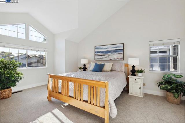 2211 Oakland Ave, Pleasanton CA: https://media.crmls.org/mediaz/53307356-28ba-4f0f-863d-eddb9e151c1e.jpg