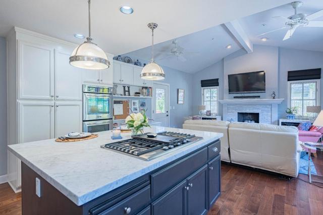 25547 Meadowview Circle,  CA: https://media.crmls.org/mediaz/53307ebf-02ec-4a9f-9745-e7825fd45f44.jpg