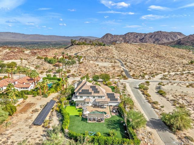 71530 Quail Trail, Palm Desert CA: https://media.crmls.org/mediaz/5330fd48-2cfa-46a3-b078-09fa46c63b95.jpg