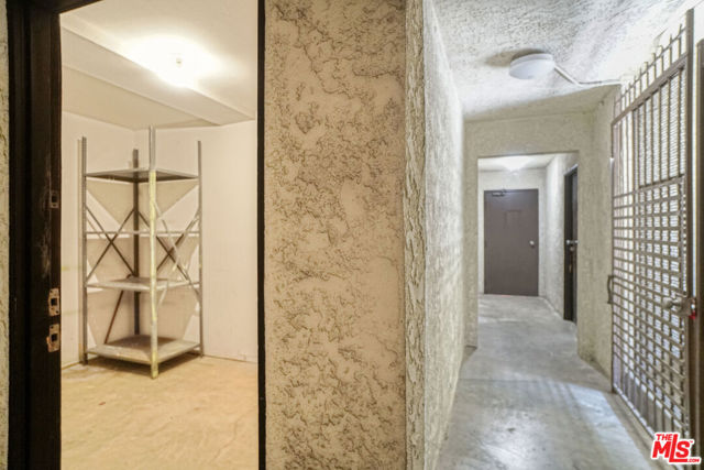 5534 Sylmar Avenue, Sherman Oaks CA: https://media.crmls.org/mediaz/53310938-1ebd-44d9-ab41-1e02e84c61ca.jpg