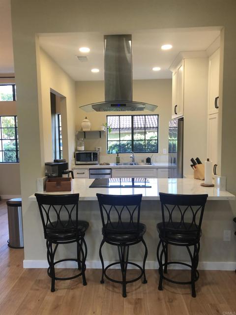 Detail Gallery Image 4 of 12 For 2861 Andover Ave, Carlsbad,  CA 92010 - 2 Beds | 2 Baths