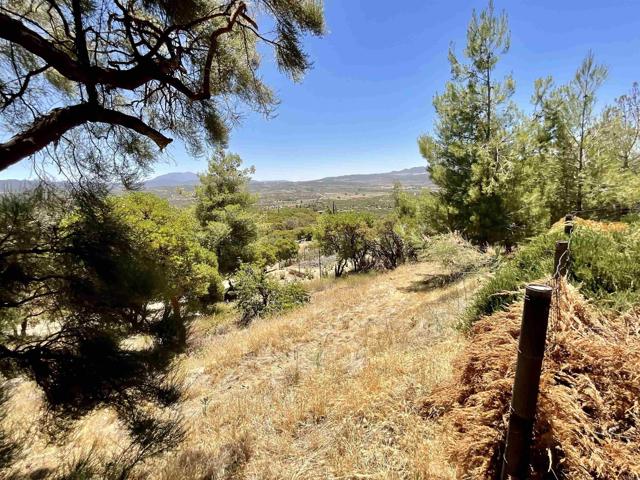 38281 Western Hills Drive, Anza CA: https://media.crmls.org/mediaz/53311949-e3fa-49dc-a5c0-21210f03092d.jpg