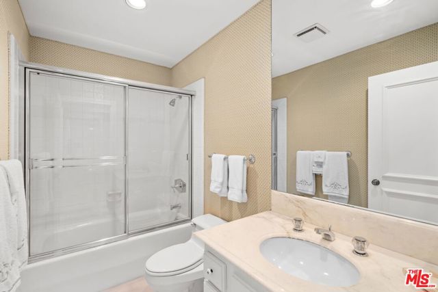 10114 Empyrean Way, Los Angeles CA: https://media.crmls.org/mediaz/533145ae-4f20-4cf2-860e-9498fbd3d489.jpg