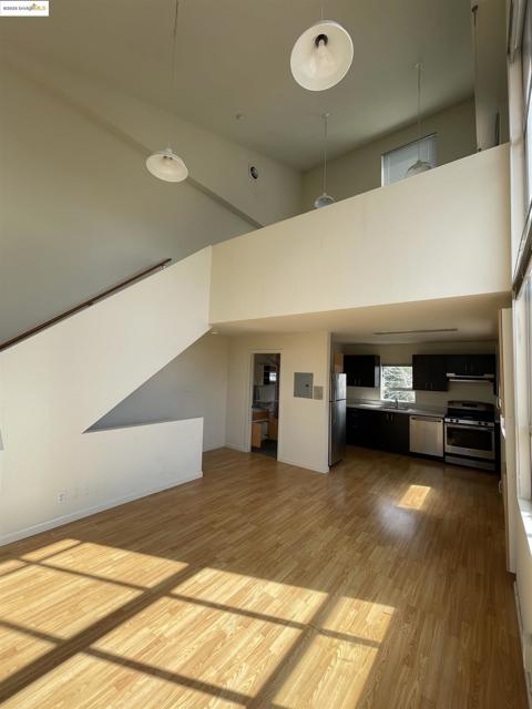 Image 18 of 23 For 6450 Doyle Street