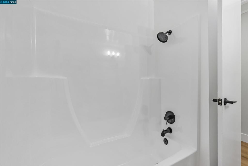 https://media.crmls.org/mediaz/533180d1-1f47-44a0-b785-37025b0bfa70.jpg?preset=X-Large