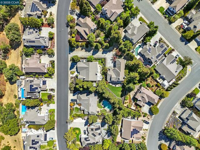 3052 Miwok Way, Clayton CA: https://media.crmls.org/mediaz/53324484-5f93-4dca-991a-764c38713e25.jpg