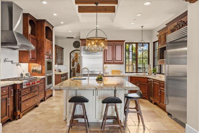 18320 VIA AMBIENTE, Rancho Santa Fe CA: https://media.crmls.org/mediaz/53328d7b-32de-4e35-bebf-6f1f3464d340.jpg
