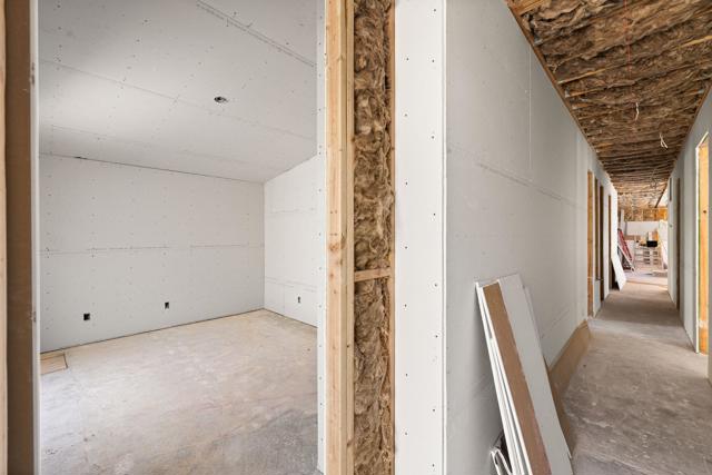 1133 W Dolores Court, Palm Springs CA: https://media.crmls.org/mediaz/5332c093-5b70-4637-ac74-7d83a7c2286d.jpg