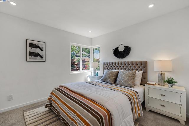 15833 Via Toledo, San Lorenzo CA: https://media.crmls.org/mediaz/5334236d-abba-4be0-9b3a-fd42e44a8b4a.jpg