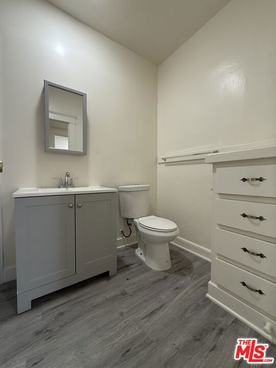 1111 Orizaba Avenue, Long Beach CA: https://media.crmls.org/mediaz/53343a85-7cb0-4726-9ab4-6b03ae4e48b3.jpg