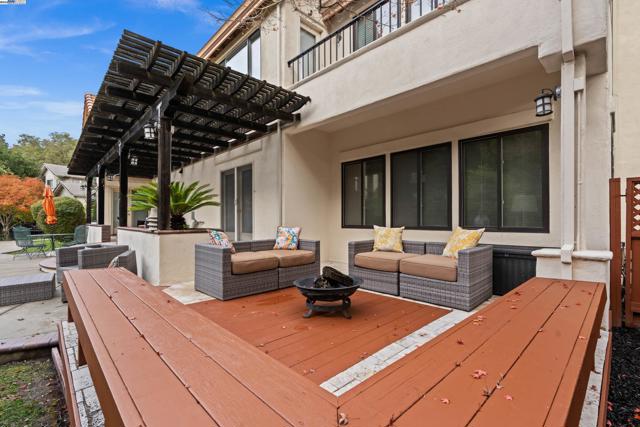 3146 Blackhawk Meadow Dr, Danville CA: https://media.crmls.org/mediaz/5334cc90-d998-4bfb-b361-f7090baa0f44.jpg