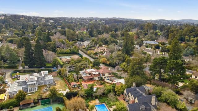 730 Hillsborough Boulevard, Hillsborough CA: https://media.crmls.org/mediaz/53353a47-712f-4366-8edd-8ce0bba79473.jpg