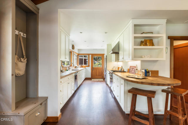 Detail Gallery Image 52 of 77 For 4254 Chevy Chase Dr, La Canada Flintridge,  CA 91011 - 6 Beds | 4 Baths
