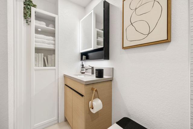 2857 N Los Felices Road #203, Palm Springs, CA 92262