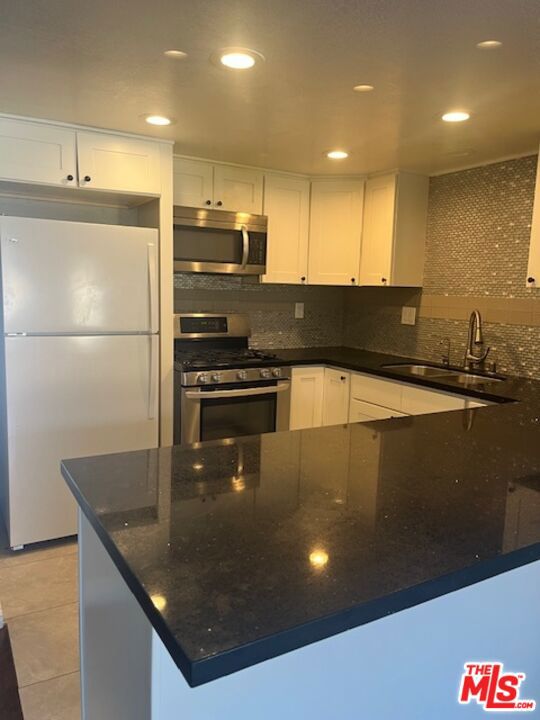 533 W 219th Street, Carson CA: https://media.crmls.org/mediaz/533650e9-c6ba-4df2-9bf2-bcd597d1a7f5.jpg