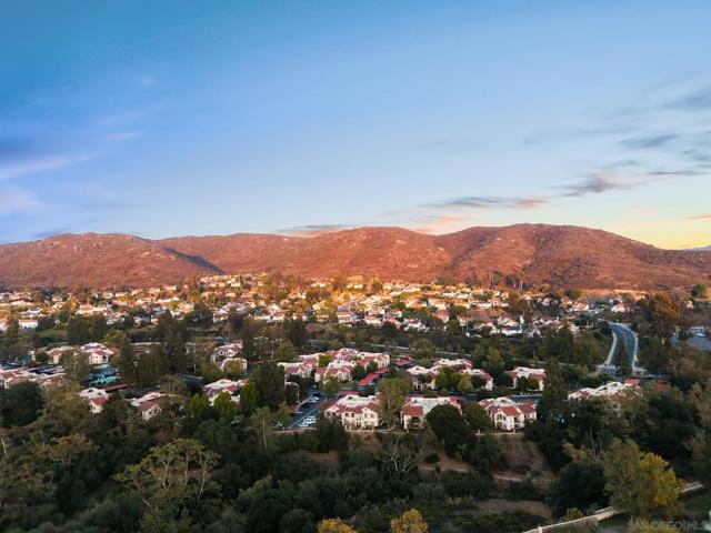 13034 Wimberly Sq, San Diego CA: https://media.crmls.org/mediaz/5336a168-126e-49c8-94db-cb4d74526215.jpg
