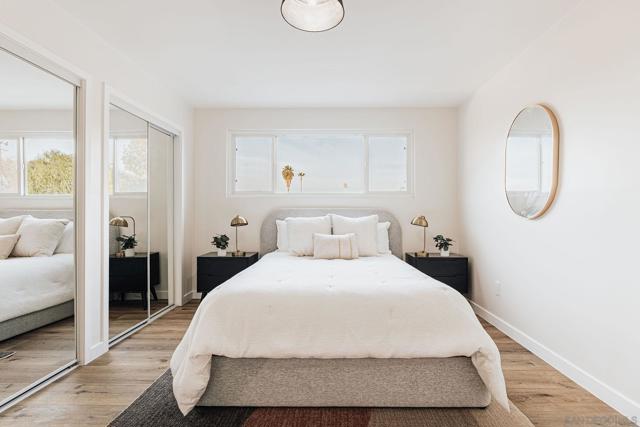 3624 Governor Dr, San Diego CA: https://media.crmls.org/mediaz/53384eaf-7be1-4aa9-9526-151096b04227.jpg