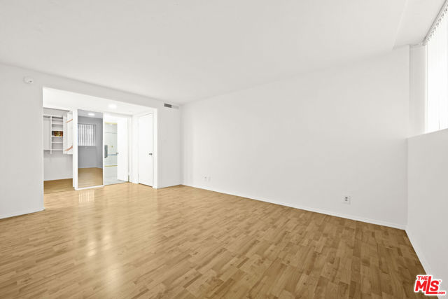 10535 Wilshire Boulevard, Los Angeles CA: https://media.crmls.org/mediaz/53387737-154c-4b75-bf9a-15a819f60658.jpg