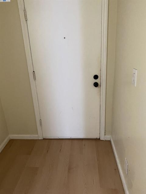 876 Valencia, San Francisco CA: https://media.crmls.org/mediaz/53388543-d11c-4f88-bd45-6abf813b5c03.jpg