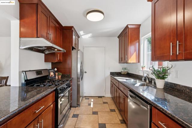2309 Potrero Ct, Pinole CA: https://media.crmls.org/mediaz/53394bbf-0231-455f-9d47-6c3883e654ee.jpg