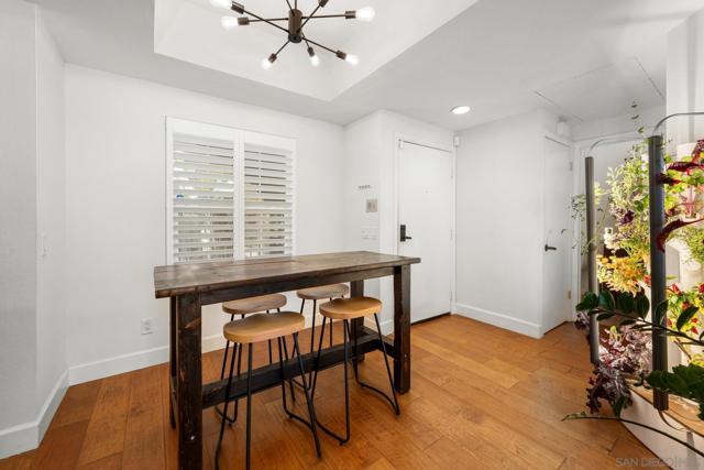 2150 Camino De La Reina, San Diego CA: https://media.crmls.org/mediaz/53394db0-d4bd-4263-8355-255c9970dbae.jpg