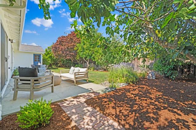 1861 Limetree Lane, Mountain View CA: https://media.crmls.org/mediaz/53397ecb-1a3f-4be3-8126-7b7b8f1774f5.jpg