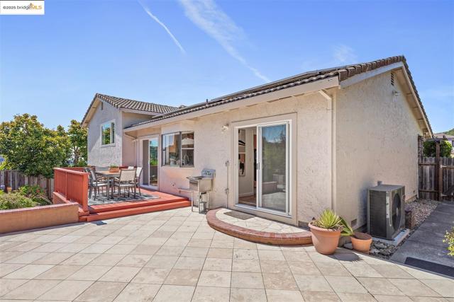 5136 Rain Cloud Dr, Richmond CA: https://media.crmls.org/mediaz/5339b2f9-2d93-4b75-8b1c-88b5926471c3.jpg