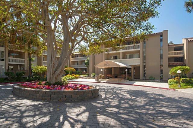 1885 Diamond Street, San Diego CA: https://media.crmls.org/mediaz/533a2a56-2126-458d-a017-c9903c217d21.jpg