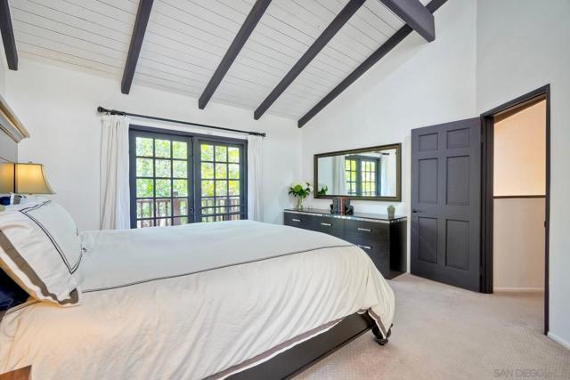 Image 18 of 49 For 8666 Villa La Jolla Drive  4