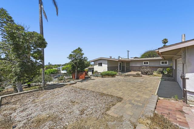 Detail Gallery Image 9 of 21 For 747 Hygeia Ave, Encinitas,  CA 92024 - 3 Beds | 3 Baths