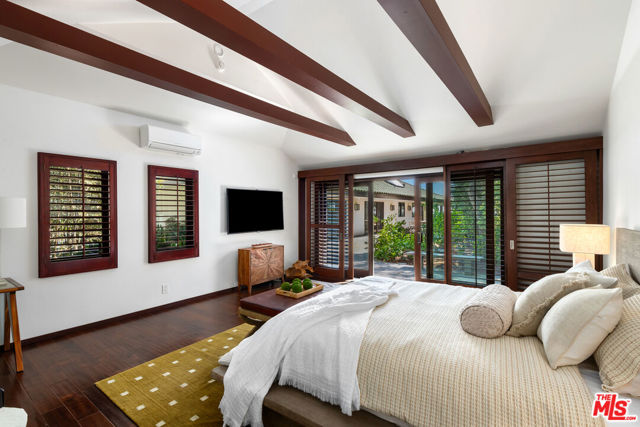 7221 Birdview Avenue, Malibu CA: https://media.crmls.org/mediaz/533b9598-fd6b-4a92-aaac-4adbef4e2ef5.jpg