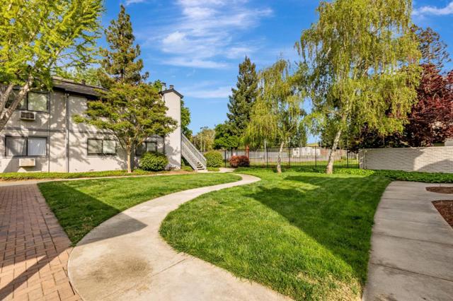 188 Sunwood Meadows Pl, San Jose CA: https://media.crmls.org/mediaz/533bfec6-220c-4a48-b415-2c25d52a7e6d.jpg
