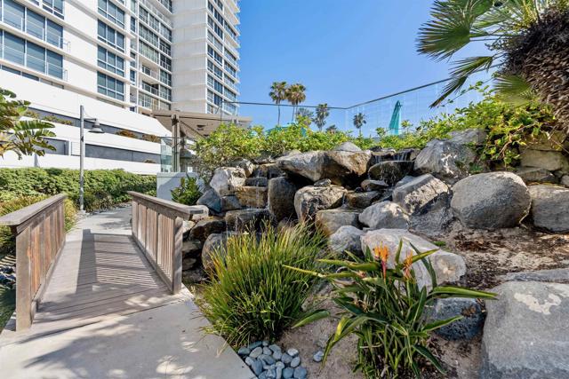 1810 Avenida Del Mundo, Coronado CA: https://media.crmls.org/mediaz/533c6f9b-9408-4a55-bc11-2481a4bd6efa.jpg