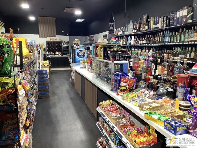 19345 Indian Canyon, Palm Springs CA: https://media.crmls.org/mediaz/533cc859-1a17-4167-a28d-e36645aec7dd.jpg